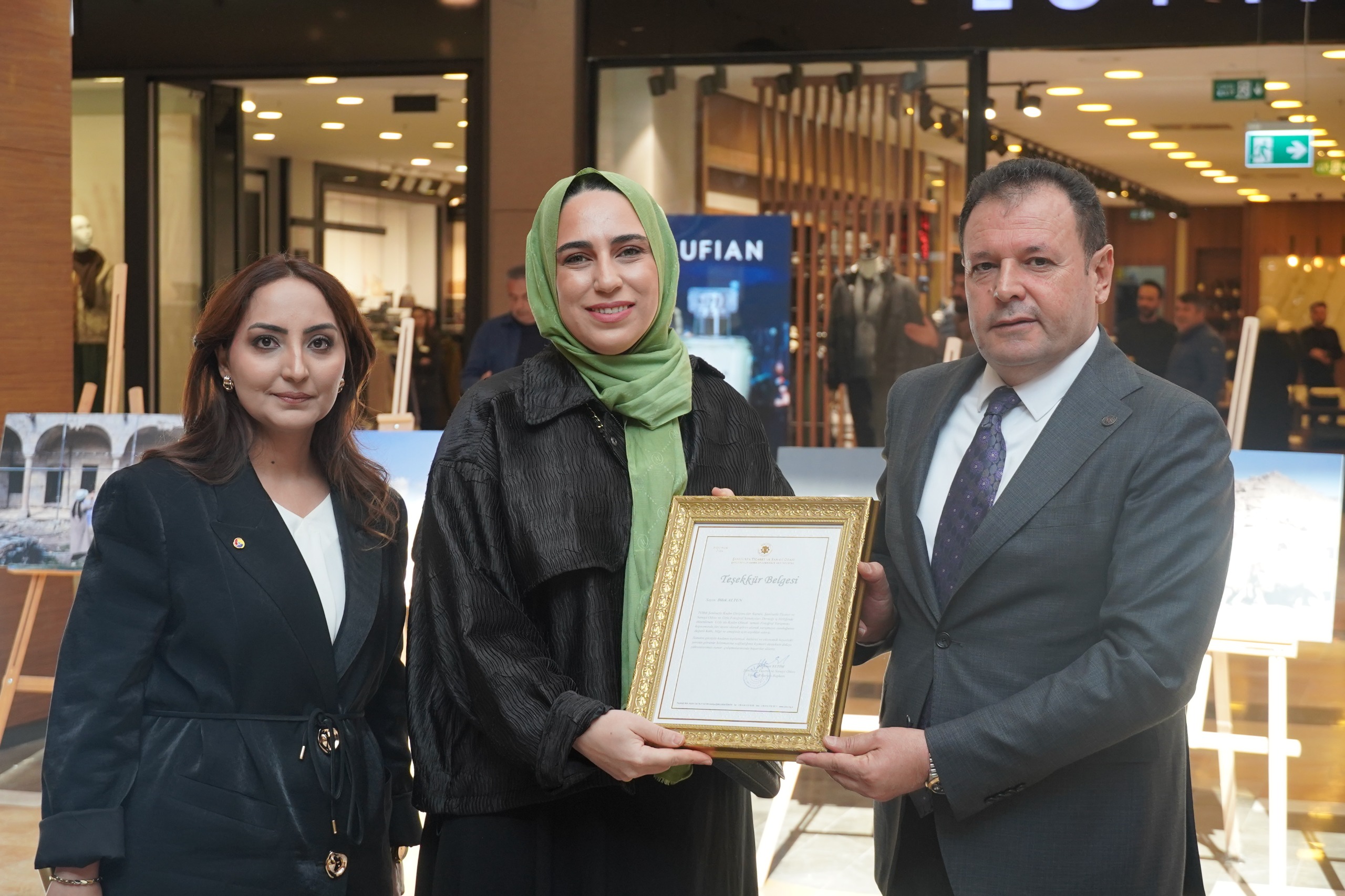 ŞUTSO Ev Sahipliğinde “Urfa’da Kadın Olmak” Fotoğraf Sergisi Açıldı